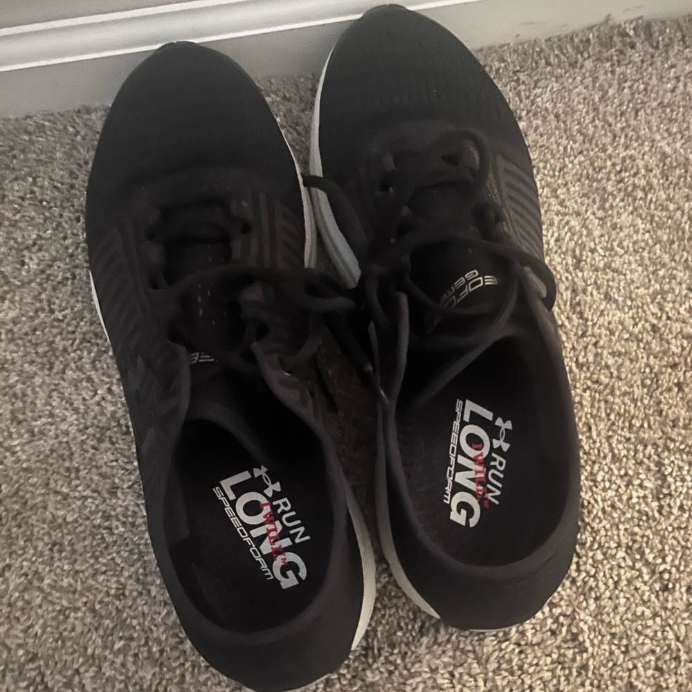 Under armor men’s running sneakers size 12 black